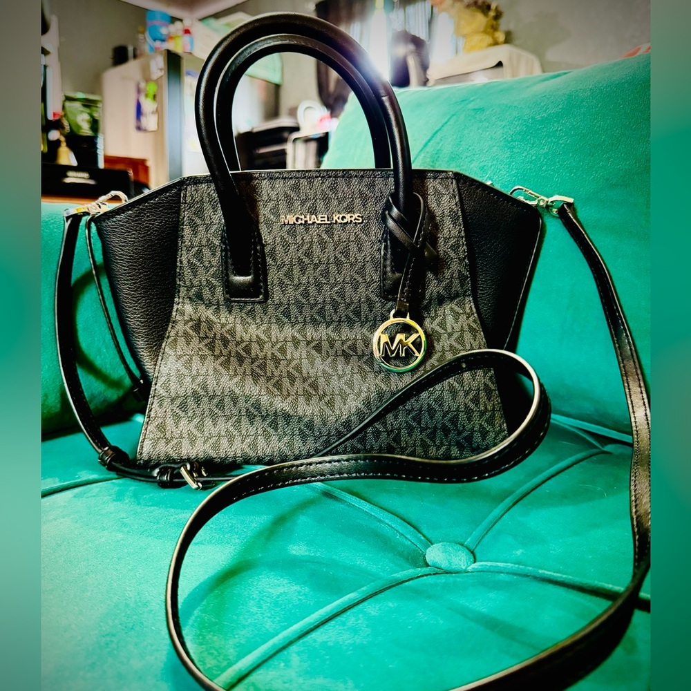 Michael Kors Avril Purse